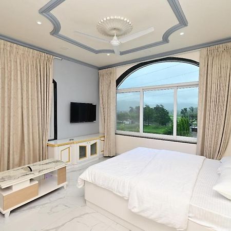 Vedika Garden Hotel Āmbavna Buitenkant foto