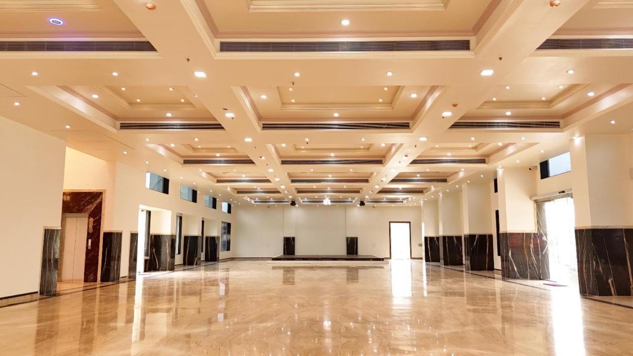 Vedika Garden Hotel Āmbavna Buitenkant foto