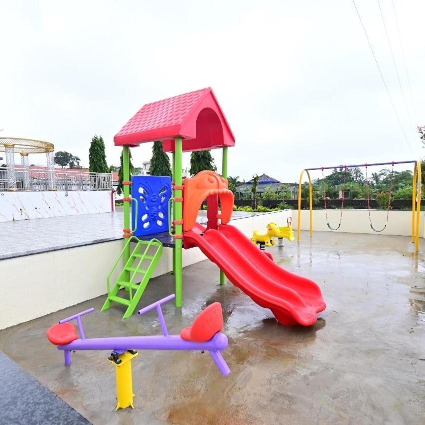 Vedika Garden Hotel Āmbavna Buitenkant foto